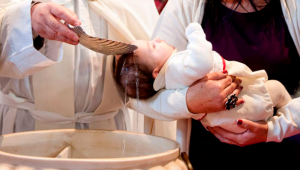 Bebe en bautismo